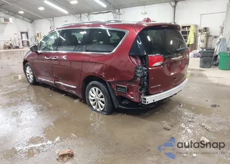 2019 Chrysler Pacifica Touring L z USA, uszkodzony, nr VIN 2C4RC1BG7KR666098